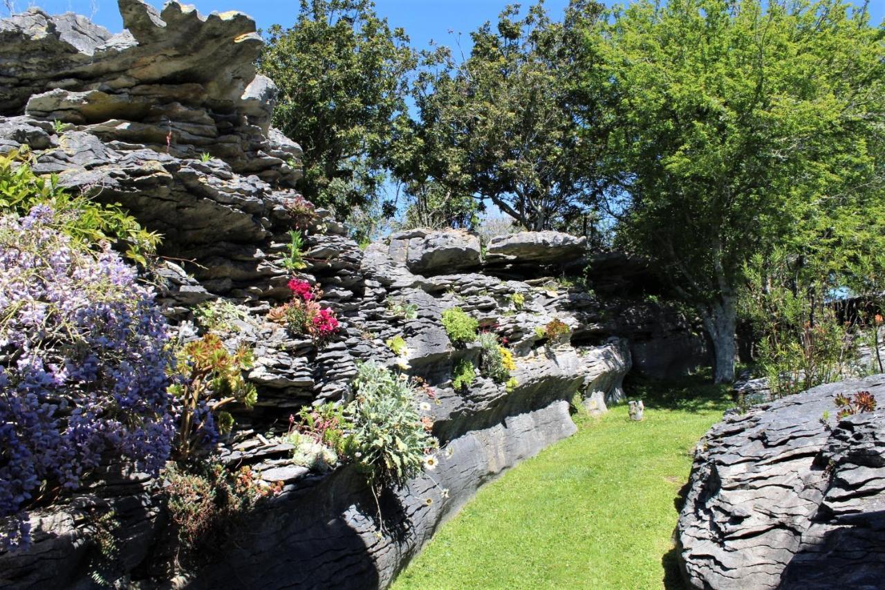 Labyrinth Gardens Guest House タカカ エクステリア 写真
